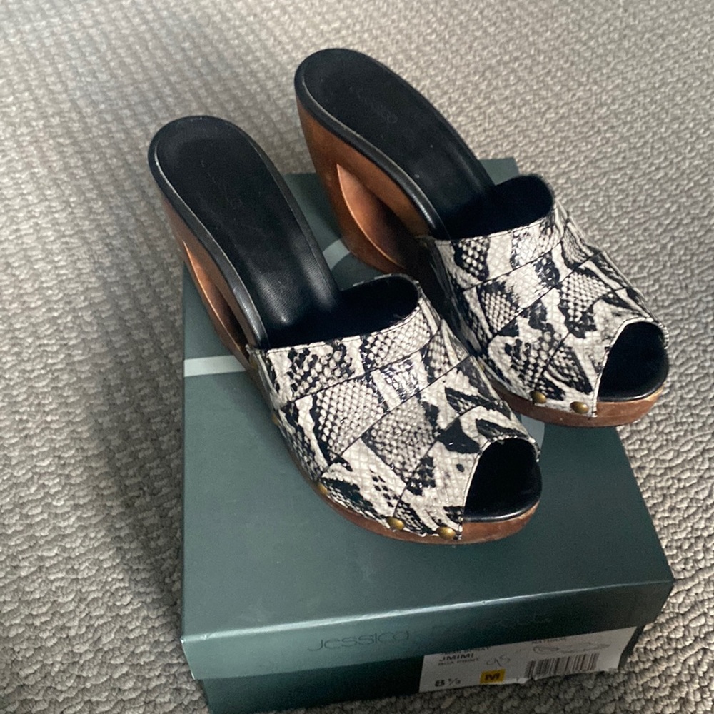Jessica Bennett wedges size 8.5
